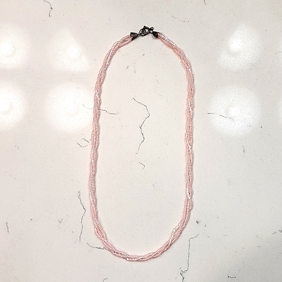 Pink beaded necklace - Picture 1 of 3